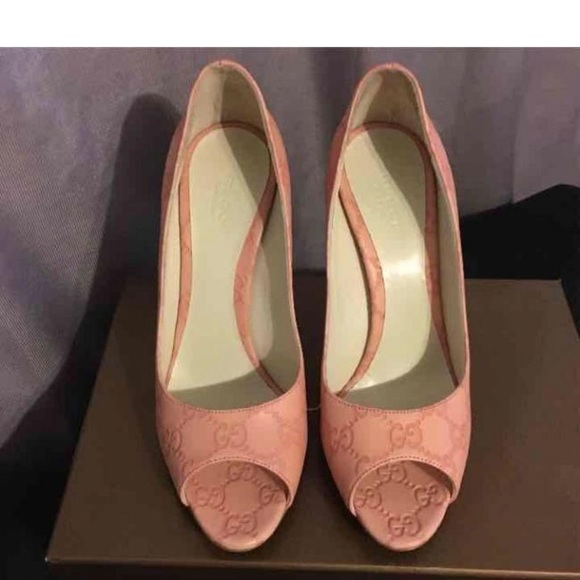 AUTHENTIC Gucci stiletto peep toe heels rose  w GG - Picture 2 of 4